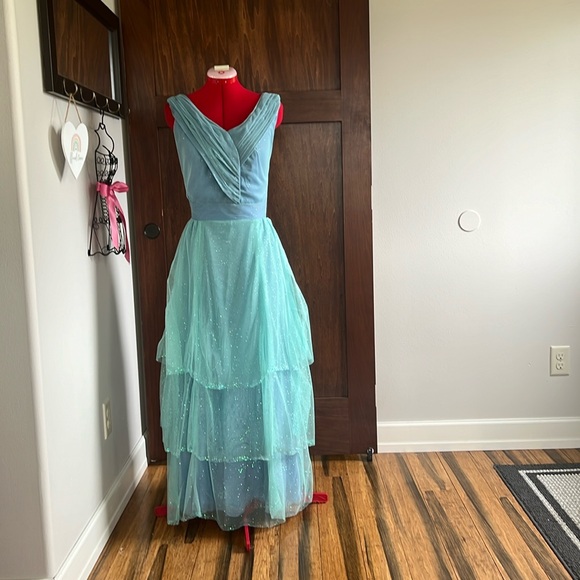 Mint sparkle gown - Picture 2 of 4